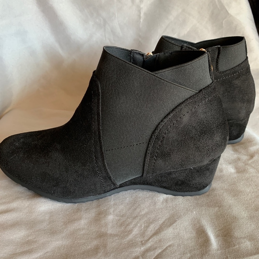 Cloudwalkers by Avenue Wedge Booties/Boots